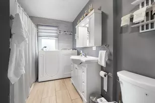 10050 WestManor Dr, Franklin Park, IL 60131 - Photo 14