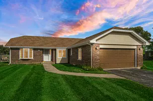 6316 Knollwood Dr, Oak Forest, IL 60452 - Photo 2
