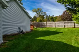 2129 Ivanelle Rd, Rockford, IL 61108 - Photo 4
