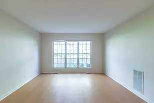 674 Portage Ct, Vernon Hills, IL 60061 - Photo 8