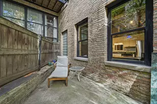 226 N Clinton St, Chicago, IL 60661 - Photo 22