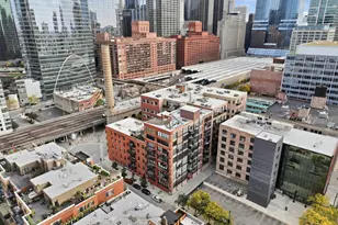 226 N Clinton St, Chicago, IL 60661 - Photo 32