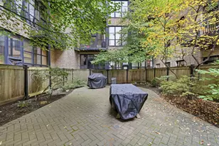 226 N Clinton St, Chicago, IL 60661 - Photo 24