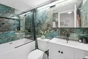 226 N Clinton St, Chicago, IL 60661 - Photo 16