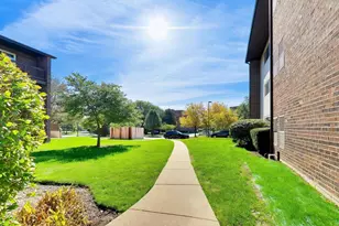640 Perrie Dr, Elk Grove Village, IL 60007 - Photo 12
