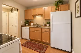 640 Perrie Dr, Elk Grove Village, IL 60007 - Photo 6