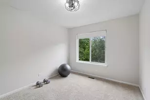 18106 W Hampshire Dr, Gurnee, IL 60031 - Photo 30