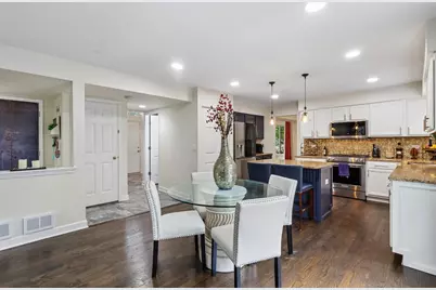 18106 W Hampshire Drive, Gurnee, IL 60031 - Photo 12