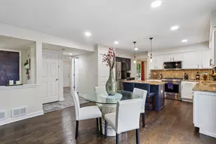18106 W Hampshire Dr, Gurnee, IL 60031 - Photo 12