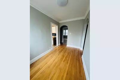 5852 W Higgins Avenue #1B, Chicago, IL 60630 - Photo 4