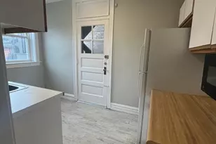 5852 W Higgins Ave, Chicago, IL 60630 - Photo 10