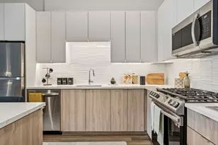 4600 N Marine Dr, Chicago, IL 60640 - Photo 2