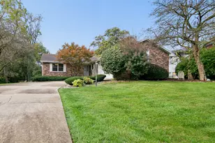 25 Briarcliff Ln, Bourbonnais, IL 60914 - Photo 2