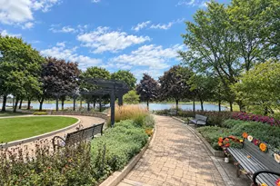 935 Shattuck Ln, Schaumburg, IL 60194 - Photo 16