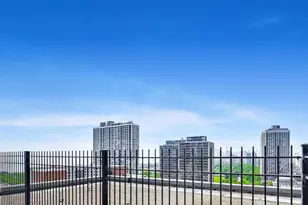 2930 N Sheridan Rd, Chicago, IL 60657 - Photo 32