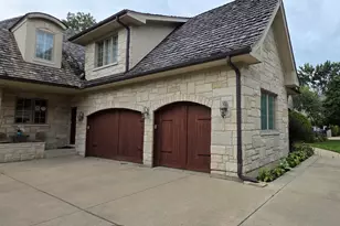 2250 Landwehr Rd, Northbrook, IL 60062 - Photo 10