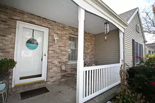 104 Brenyn Ct, East Peoria, IL 61611 - Photo 2
