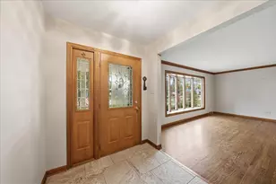 7802 Sawyer Rd, Darien, IL 60561 - Photo 2