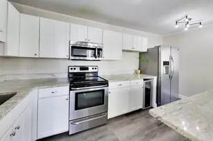 71 E Division St, Chicago, IL 60610 - Photo 8