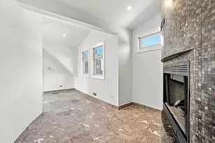 2334 W Medill Ave, Chicago, IL 60647 - Photo 16