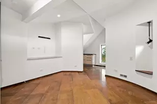 2334 W Medill Ave, Chicago, IL 60647 - Photo 14