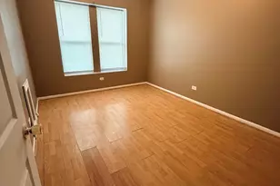 1940 E 72nd Pl, Chicago, IL 60649 - Photo 4