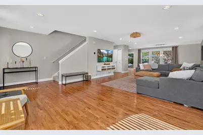 611 Walnut Avenue, Maple Park, IL 60151 - Photo 2