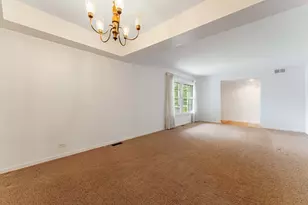 212 Wellington Ave, Elk Grove Village, IL 60007 - Photo 6