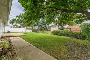 212 Wellington Ave, Elk Grove Village, IL 60007 - Photo 28