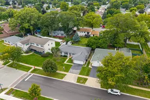 212 Wellington Ave, Elk Grove Village, IL 60007 - Photo 32