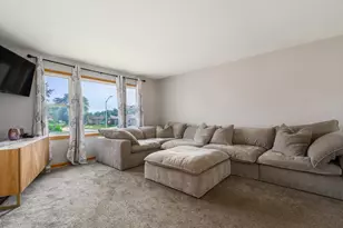 557 Delaware Trail, Carol Stream, IL 60188 - Photo 4