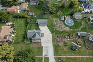 445 N 5th St, Sheldon, IL 60966 - Photo 32