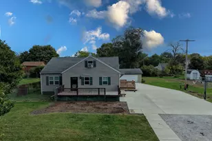 445 N 5th St, Sheldon, IL 60966 - Photo 1