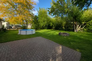 29 Alameda Dr, Carpentersville, IL 60110 - Photo 12