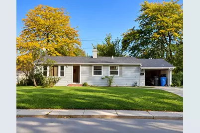 29 Alameda Drive, Carpentersville, IL 60110 - Photo 1