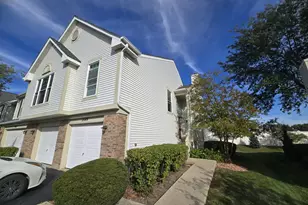 2649 S Embers Ln, Arlington Heights, IL 60005 - Photo 2
