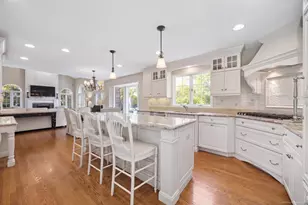 344 Hambletonian Dr, Oak Brook, IL 60523 - Photo 16