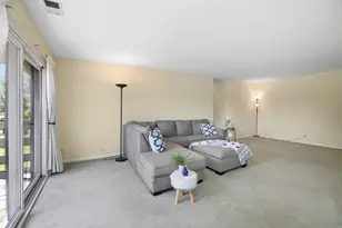 462 Raintree Dr, Glen Ellyn, IL 60137 - Photo 8