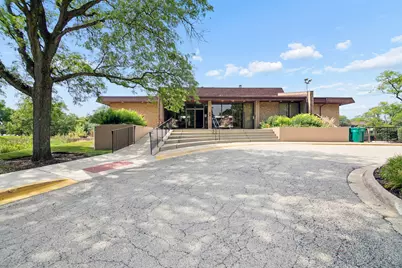 462 Raintree Drive #2A, Glen Ellyn, IL 60137 - Photo 2