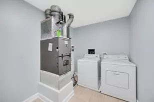37 Ashburn Ct, Schaumburg, IL 60194 - Photo 6