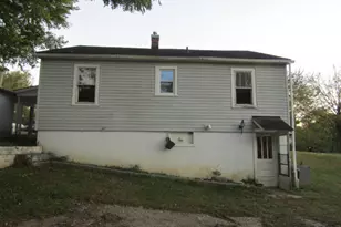 356 McLean St, Rosiclare, IL 62982 - Photo 4