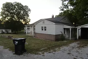 356 McLean St, Rosiclare, IL 62982 - Photo 8