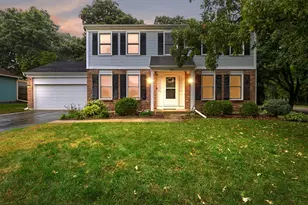 5481 Parkside Ct, Gurnee, IL 60031 - Photo 2