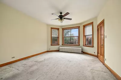 3327 N Hamlin Avenue, Chicago, IL 60618 - Photo 18