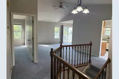 238 Green Knoll Lane #238, Streamwood, IL 60107 - Photo 4