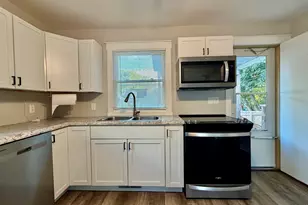 609 W 10th St, Sterling, IL 61081 - Photo 10