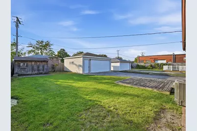 8440 S 77th Avenue, Bridgeview, IL 60455 - Photo 16