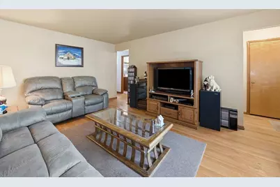 8440 S 77th Avenue, Bridgeview, IL 60455 - Photo 2