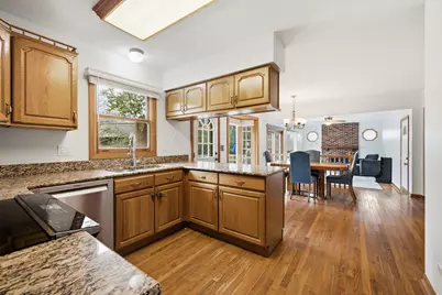 962 Kentucky Lane, Elk Grove Village, IL 60007 - Photo 6