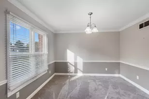697 Fox Hollow, Dekalb, IL 60115 - Photo 8